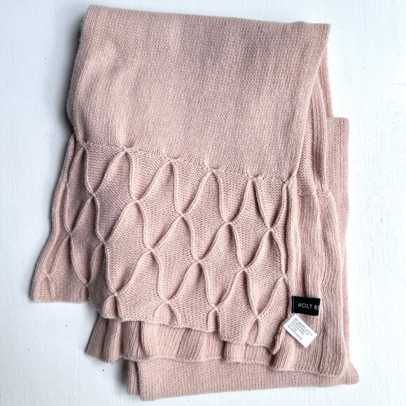 HOLT RENFREW Pink Lambswool Angora Nylon Scarf - Picture 2 of 4